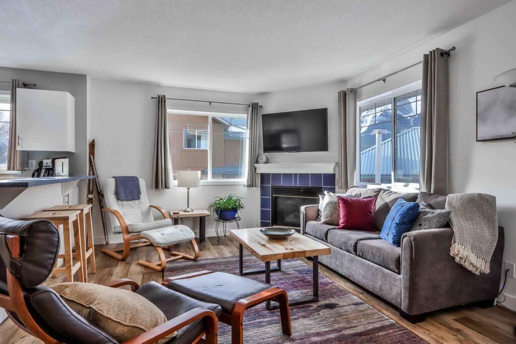 Апартаменти Big Mountain Views - Bright 2-Story Corner Unit Кенмор Екстер'єр фото